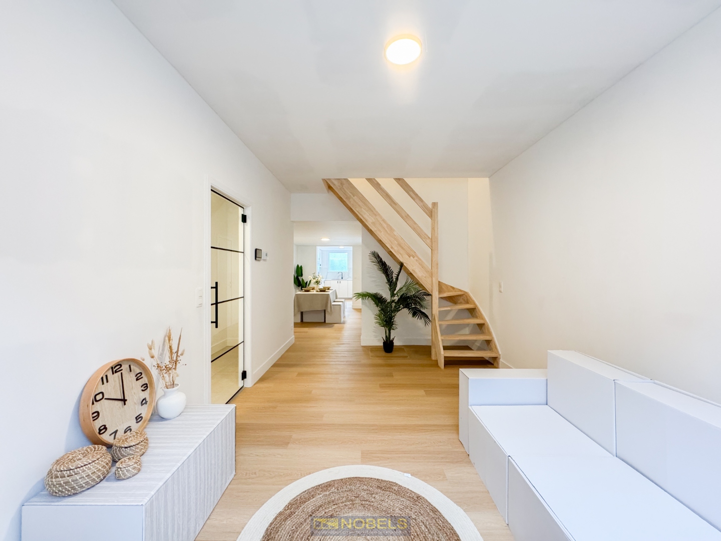 Te koop, Gerenoveerde stadswoning op uiterst centrale ligging te Oudenaarde! - foto 1