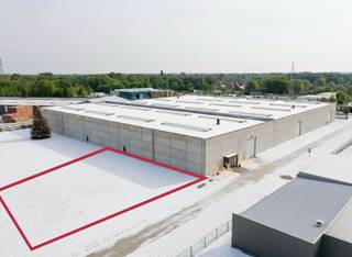 INDUSTRIËLE BOUWGROND te koop. Gelegen op de COBLO site en bouw klaar. Let op: de 1820 is de netto te bebouwen oppervlakte zonder de gemeenschappelijke delen (groen, wegenis, toegang,... ). Aanbouw mogelijk tegen unit 36/34.