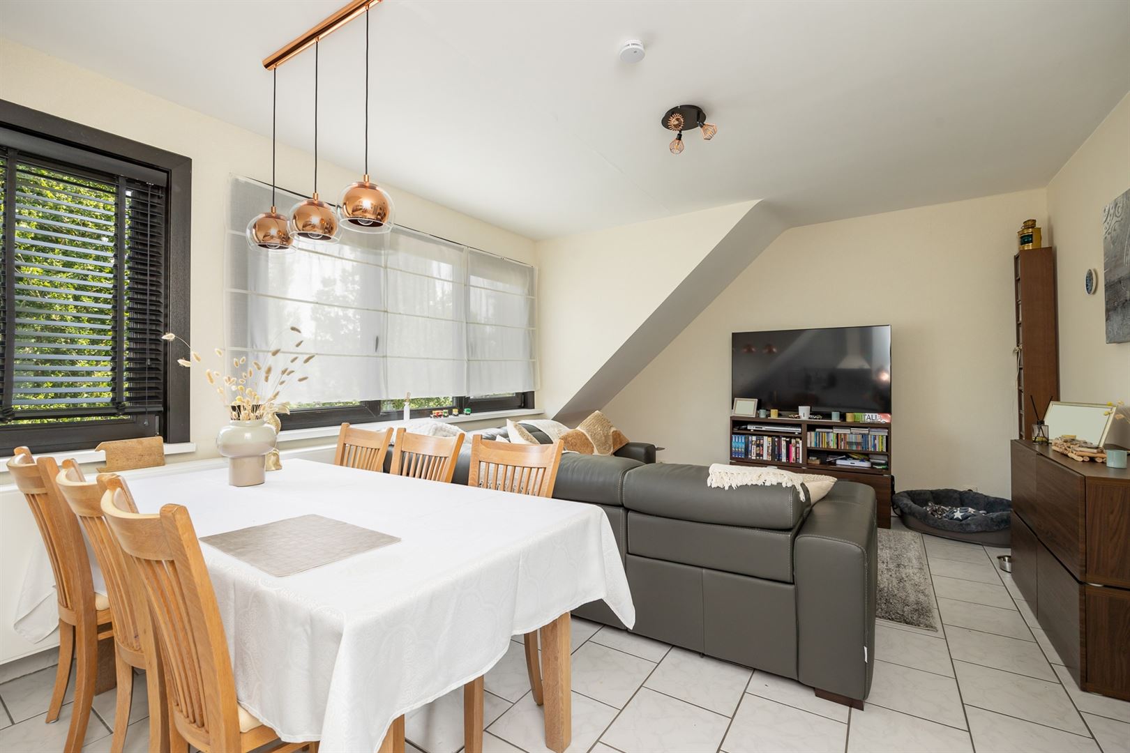 Gerenoveerd studio-appartement met zolder - foto 2