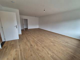 Op zoek naar een ruim en comfortabel appartement in een rustige buurt? Dit appartement op de eerste verdieping in Geel biedt alle nodige comfort.Het...