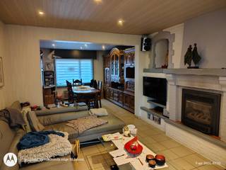 Te koop: instapklare halfopen bebouwing met ruime, onderhoudsvriendelijke tuinDeze instapklare en verzorgde halfopen woning bevindt zich op een...