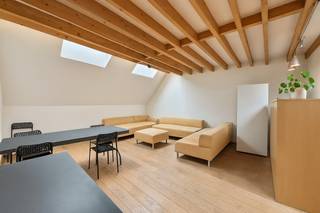 Op een boogscheut van De Meir en het Theaterplein ontdek je dit prachtige en unieke triplex appartement, waar ruimte, licht en duurzame...