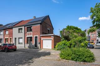 Een stralend juweeltje in GroenenhoekWelkom in Groenenhoek, een gegeerde wijk in Berchem waar stad en natuur elkaar omarmen. De Saffierstraat, waar...