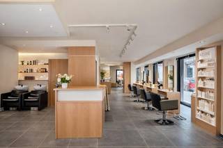 Met een 18 meter lange etalage én vol zicht op het Regentieplein kan dit de unieke (én betaalbare) opportuniteit zijn die u zoekt! Het pand...