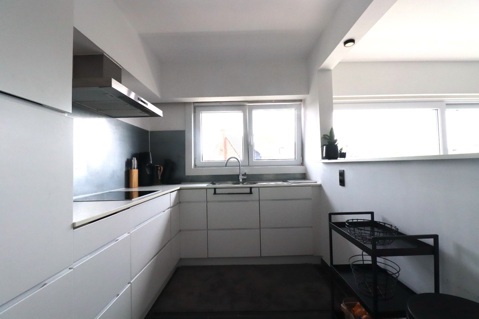 Gerenoveerd appartement met 2 slaapkamers + dressing, terras en garage op een goede ligging te Temse - foto 4