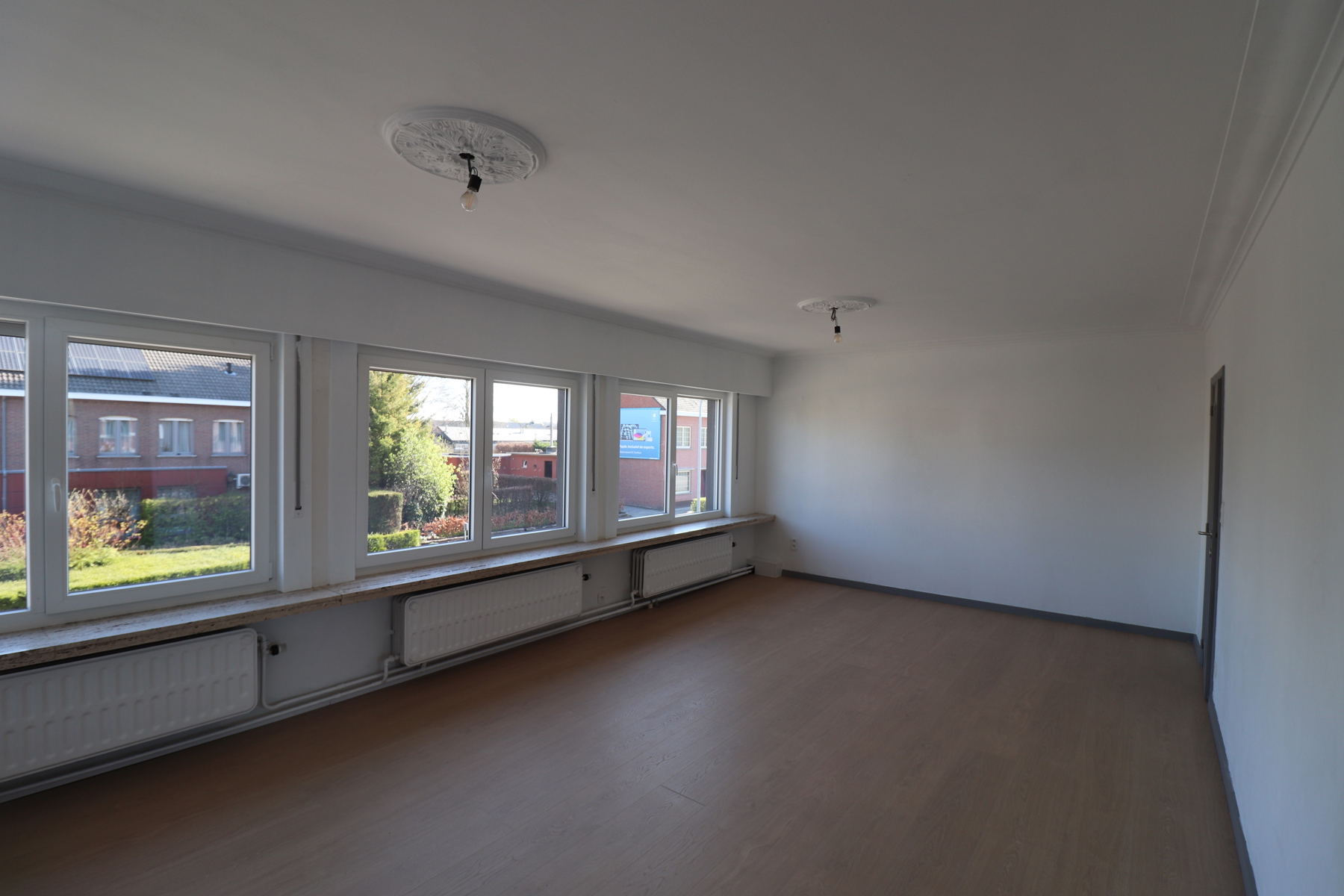 Appartement boven handelspand in het centrum van Merksplas.  - foto 2