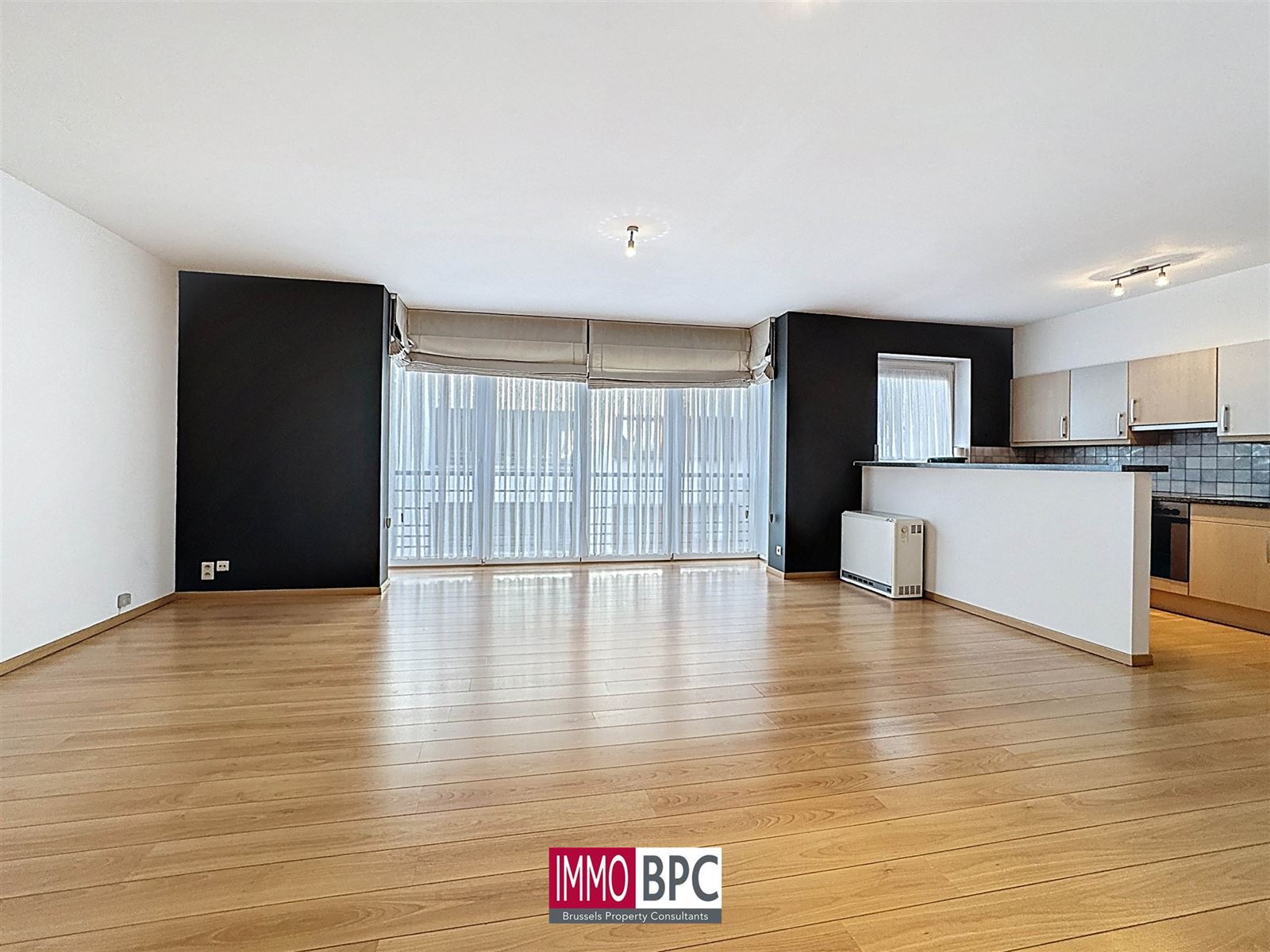 MODERN APPARTEMENT IN HARTJE JETTE – TOPLIGGING NABIJ PLACE MIRROR - foto 1