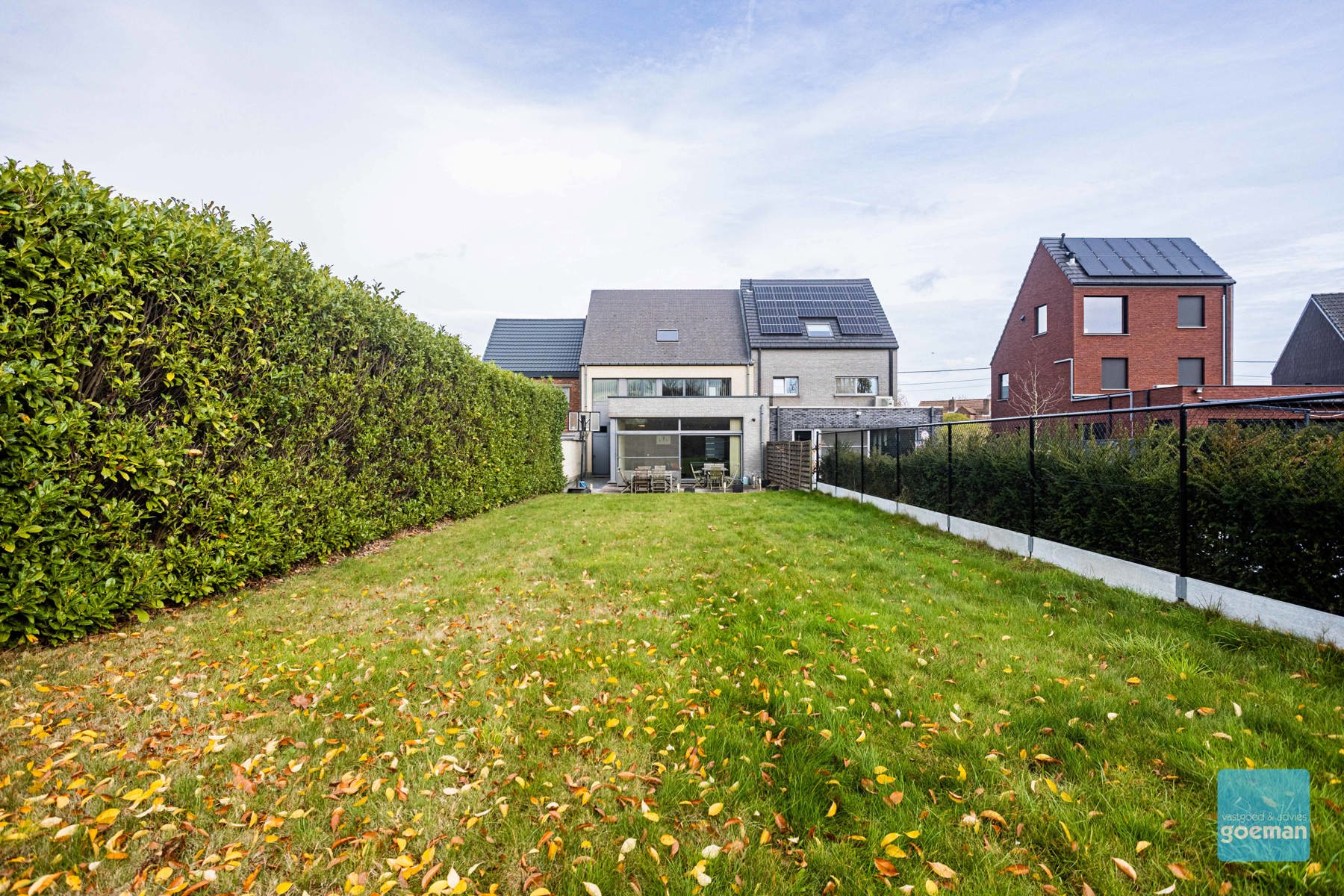 Instapklare woning met 3 slpks, grote tuin en garage. - foto 3