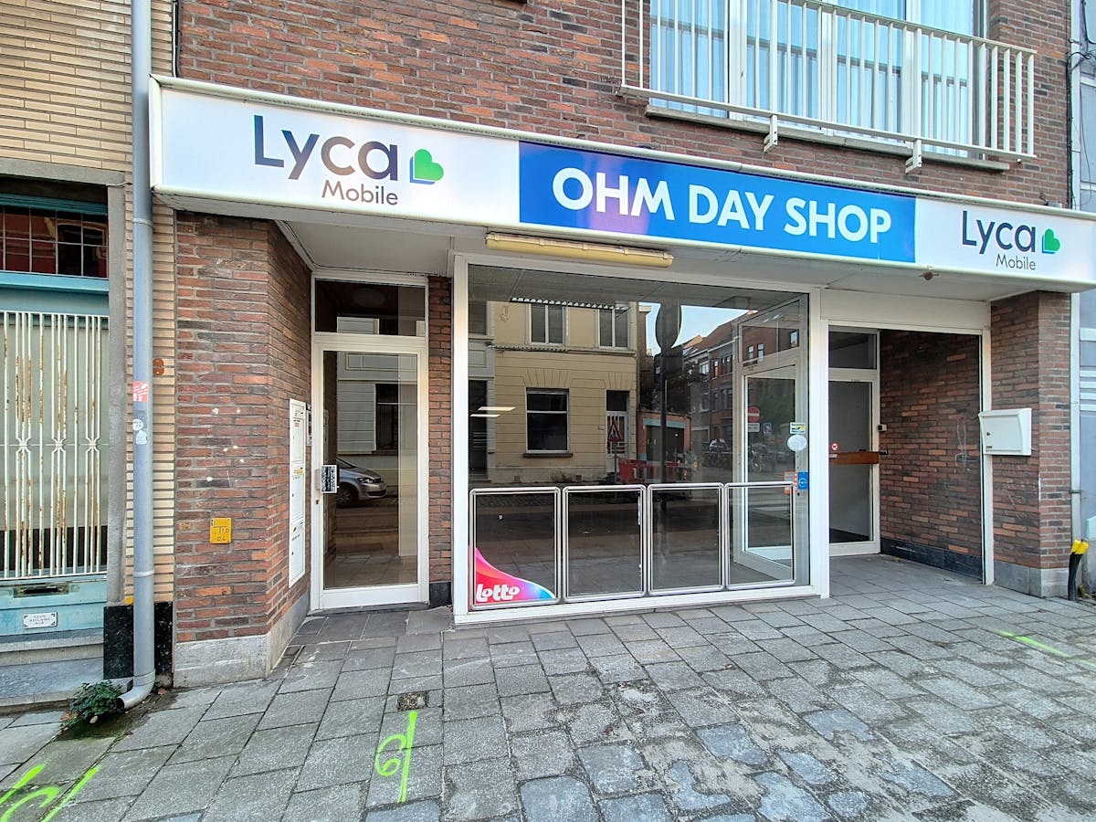 Local commercial facilement accessible (246 m²) à louer à Sint-Amandsberg - photo 2