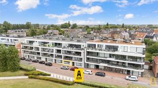 In de prachtige residentie Spuikom, aan de Polderstraat, met de Spuikom aan de overkant, bevindt zich dit instapklare gelijkvloers appartement...