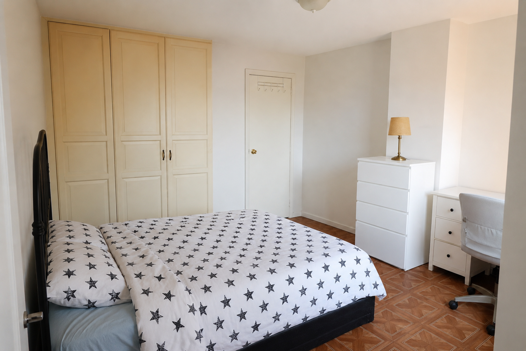 Ruim 1-slaapkamerappartement in het hart van Deurne - foto 5