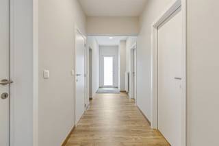 TE KOOP: gelijkvloers appartement met 2 slaapkamers.Welkom in dit volledig gerenoveerde gelijkvloers appartement, gelegen in de O.L.Vrouwstraat te...