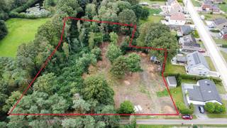 PLUSPUNTEN+ totale perceelsoppervlakte: 6469 m2+ waarvan bouwgrond: 1094 m2+ aanpalend perceel bosgrond: 5375 m2+ ruime bouwvoorschriften+ landelijke...