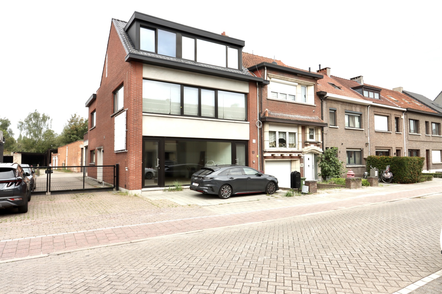 Commercial for rent in Schoten - photo 1