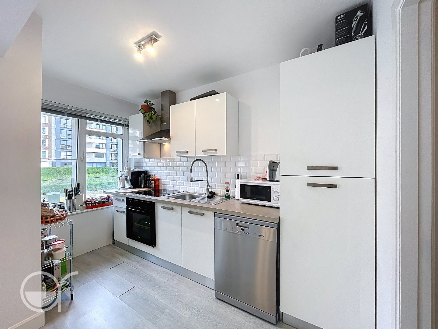 2-slaapkamerappartement met autostaanplaats op goede locatie - foto 5