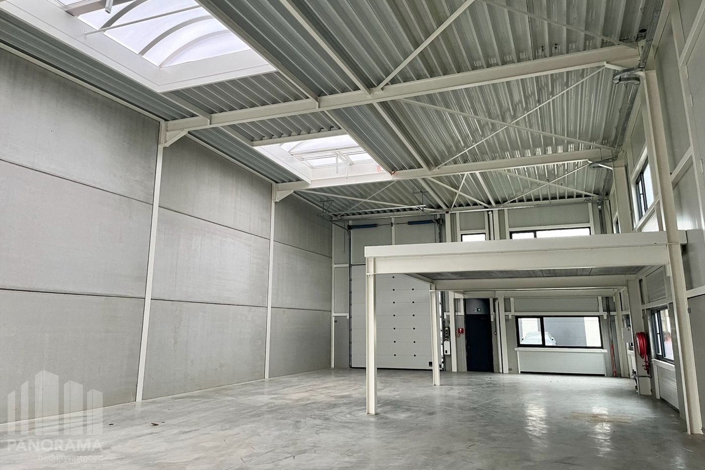 Nieuwbouw KMO-unit van 357 m² met mezzanine nabij de E314 - foto 3