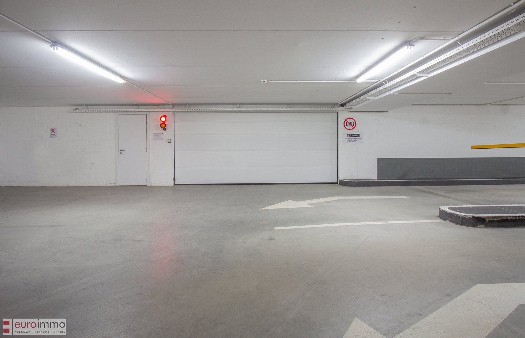 Zeer brede garagebox te koop in het nieuwe complex Parking 3! - foto 2