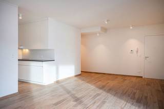 Cet appartement au rez-de-chaussée, prêt à emménager, est situé au cœur de Wijnegem, dans un emplacement central avec des connexions...