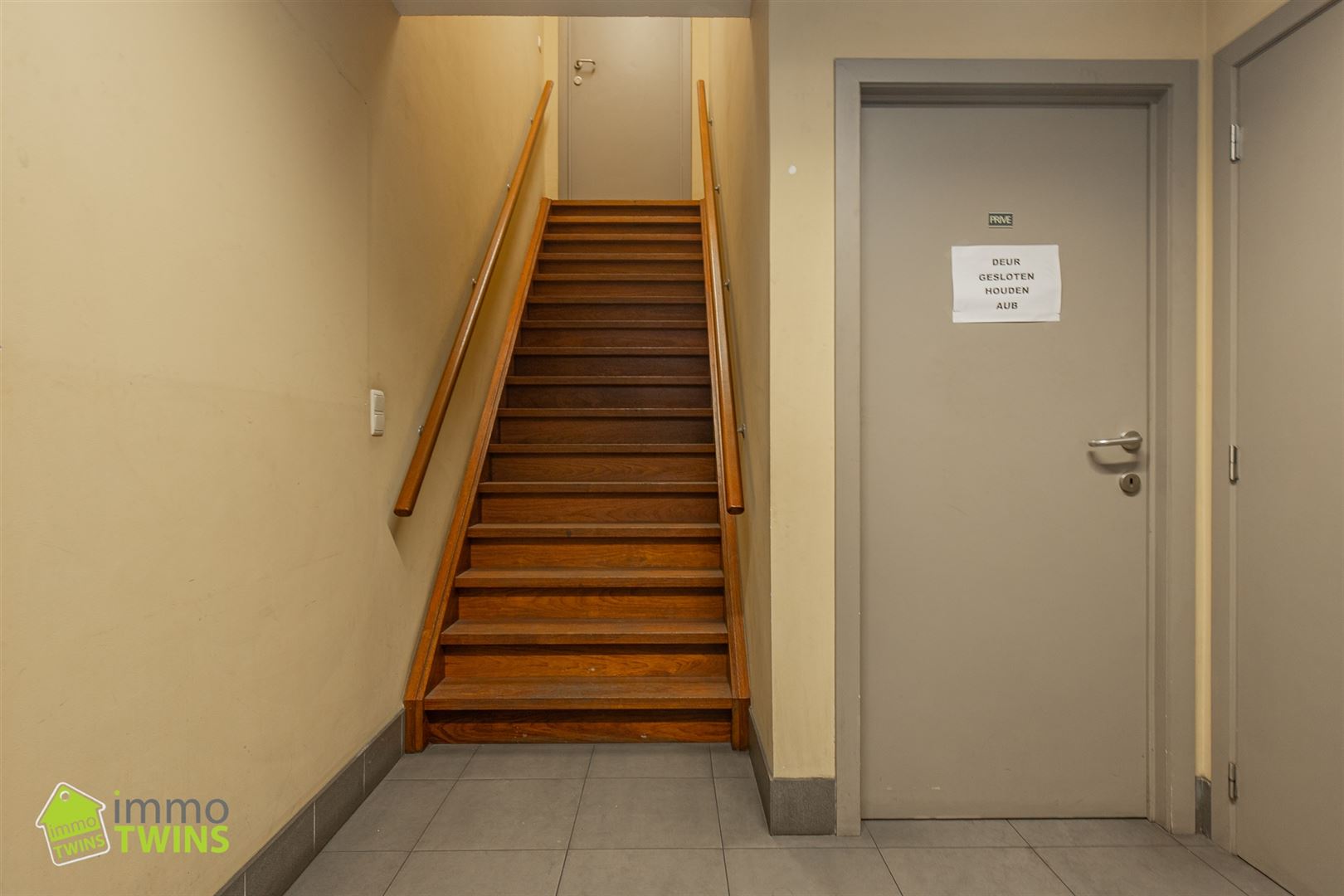 Uitzonderlijk ruim industrieel magazijn van ca. 6.900 m² te huur in Schoonaarde - foto 4