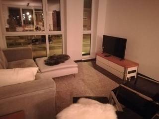 Deze mooie bel-étage woning beschikt op het gelijkvloers over de volgende indeling: inkomhal, berging/wasplaats, garage en terras. Op de 1e...