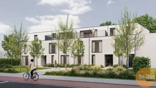 EREMBODEGEM - Residentie MIEN wordt gebouwd op een strategische plek langs de Ninovesteenweg, met het Osbroekpark als groene voorzijde en een rustige omgeving aan de <br />achterzijde. Deze ligging biedt een unieke combinatie van natuurbeleving en stedelijk gemak: winkels, Delhaize supermarkt en gezellige horecazaken liggen op wandelafstand, terwijl de E40 richting Gent en Brussel amper enkele minuten verwijderd is. Ook het centrum van Aalst is vlot bereikbaar.<br /><br />Dit appartement (2.2), gelegen op de tweede verdieping, beschikt over twee comfortabele slaapkamers en een grote leefruimte van 43 m², waarin de open keuken naadloos in het woongedeelte geïntegreerd is.<br />De badkamer wordt standaard uitgerust met douche, bad en dubbele wastafel, maar de definitieve inrichting kan nog volledig volgens eigen stijl en voorkeur worden gekozen. Ook voor keukenafwerking, vloerbekleding en andere materialen krijgt de koper volledige inspraak.<br />Het appartement wordt gebouwd met oog voor energiezuinigheid en comfort, dankzij onder meer vloerverwarming met warmtepomp, aluminium ramen, ventilatiesysteem D en performante isolatie — wat resulteert in een uitstekende energieprestatie.<br />Grote troef zijn de twee terrassen van 17m².<br /><br />Onder het gebouw bevindt zich een ondergrondse parkeergarage met 14 parkeerplaatsen en 9 afgesloten bergingen. Deze kunnen afzonderlijk worden aangekocht (25.000 euro per staanplaats en 5.000 euro per berging).<br /><br />De oplevering is voorzien tegen Q1 2027. Voor wie aan de voorwaarden voldoet, kan de aankoop bovendien aan 6% btw, wat het project ook financieel erg interessant maakt.<br /><br />Bent u op zoek naar een nieuwbouwappartement met 2 slaapkamers op een centrale locatie met zicht op groen? <br />Inkijk bouwplannen en bespreking dossier op kantoor na afspraak: 053/60.65.60
