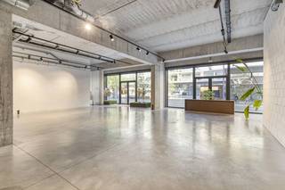 Dit handelspand te huur heeft een oppervlakte van ca. 285m² en is in heel goede staat. Met haar centrale ligging op De Munt, met...
