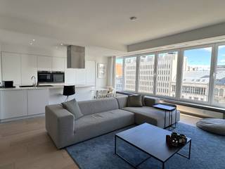 Dit prachtig lichtrijke appartement van ca 115 m² is gelegen op de Frankrijklei met een uniek zicht op de OLV van Genadekerk. Tussen het Stadspark...