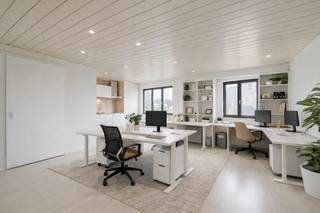 In het hart van Dilbeek, op een toplocatie met zicht op de kerk, bevindt zich deze kantoorruimte gelegen op de derde verdieping van een...