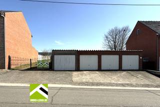 Deze bouwpercelen zijn gelegen in de rustige Achterstraat te Tongeren-Nerem, een landelijke omgeving met achterliggend weiland.Het linkse perceel...