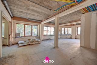 Geef jouw zaak een vliegende start in KortrijkOp zoek naar een kantoorruimte van 89 m² die je volledig naar eigen smaak kan inrichten? Deze...