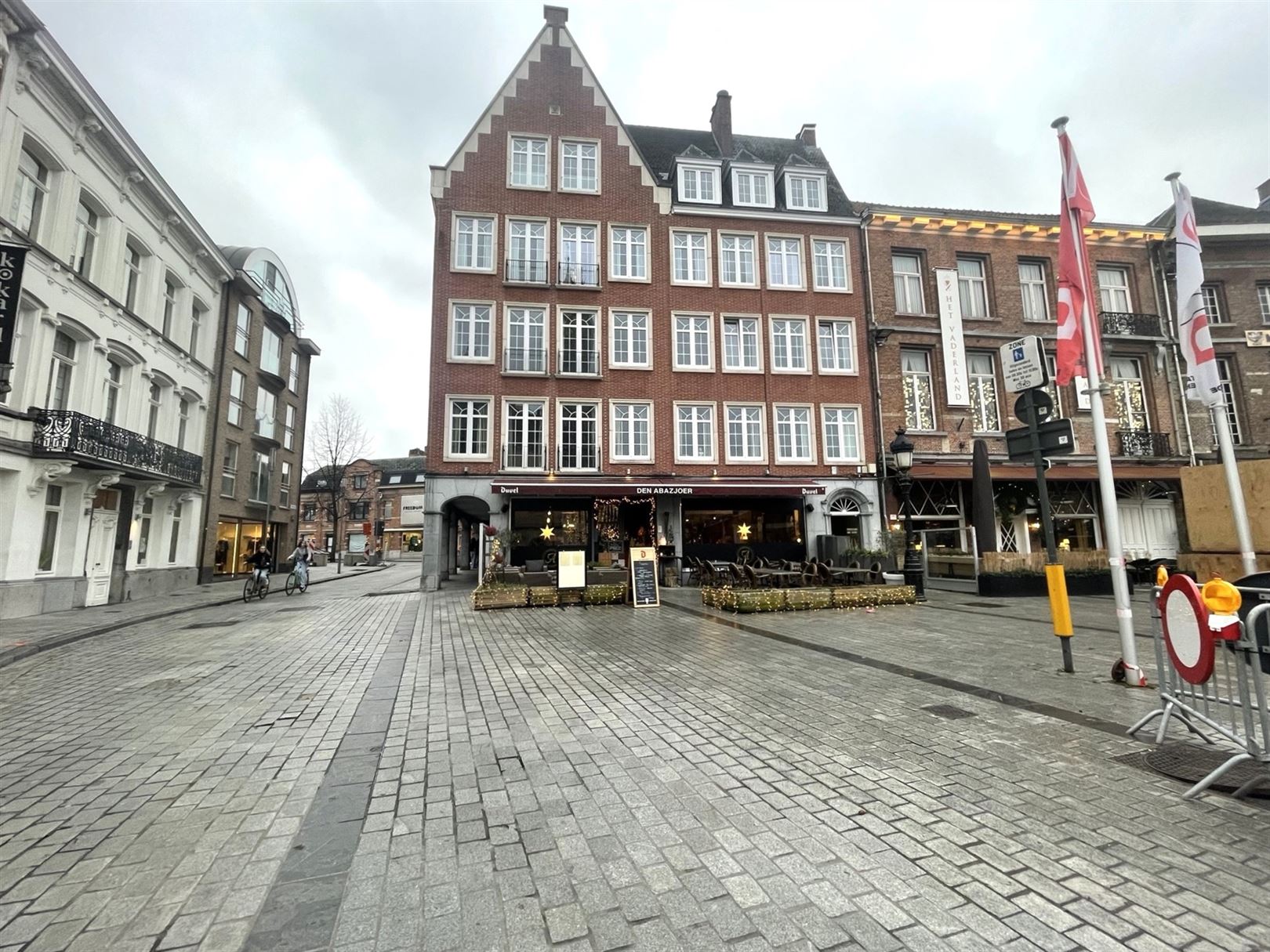 Ruim appartement met zicht op Grote Markt - foto 1
