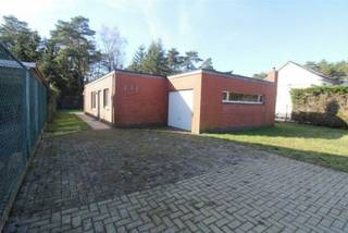 Met de natuur vlakbij (Grotenhoutbos), gelegen in een rustige doodlopende straat en nabij Janssen Pharmaceutica, staat deze te...