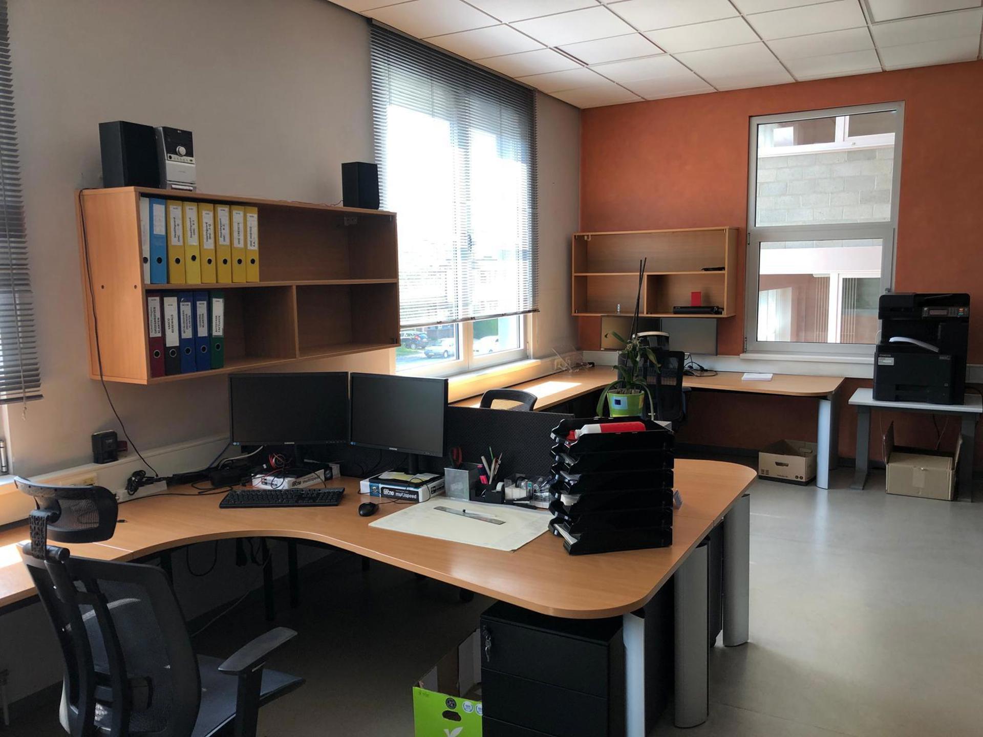 Kantoren 718m² te koop met parking op zichtlocatie - foto 5