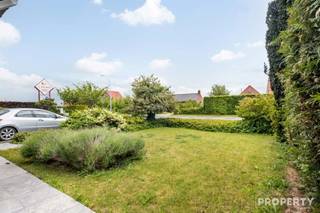 <p><span>Très beau lotissement semi-ouvert avec beau jardin dans un très bon emplacement à Meulebeke. Cette maison est parfaite pour toute famille et répond à toutes les exigences d'une jeune famille : bel espace de vie avec cuisine ouverte de style campagnard, débarras, beau jardin avec double abri de jardin, garage et allée pour 2 voitures's, salle de bain spacieuse. Avec quelques ajustements mineurs, cette propriété est parfaite pour construire un avenir radieux. Si vous êtes intéressé par cette maison de premier choix, appelez rapidement le 056/96.08.00 ou envoyez un e-mail à info@property-vastgoed.be </span></p>