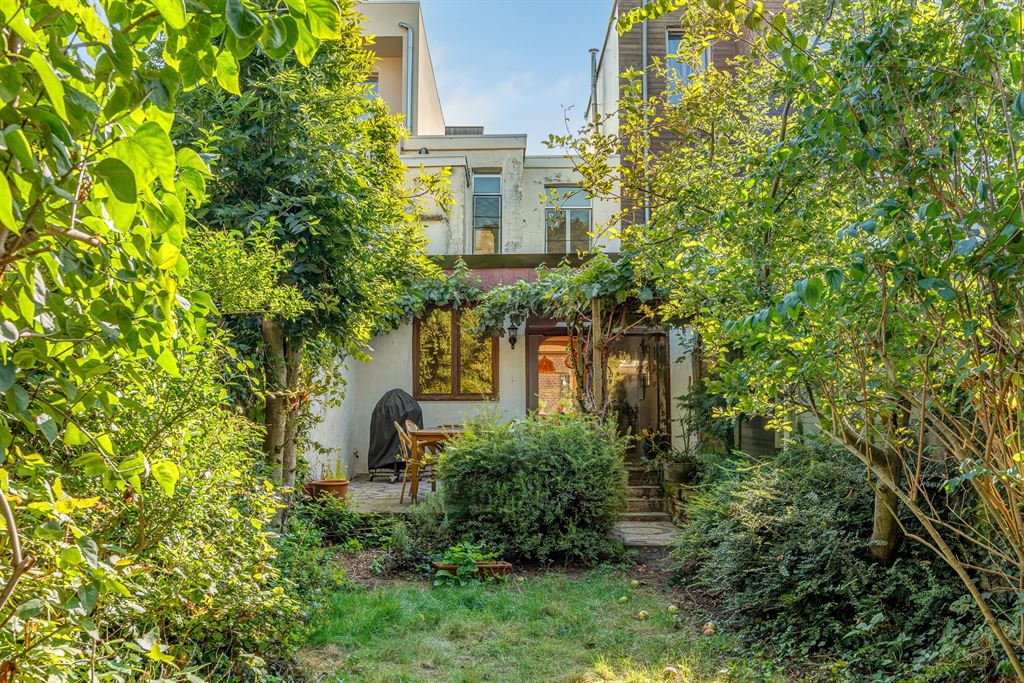 Charmante woning met prachtige tuin - foto 4
