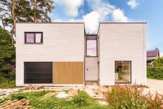 In deze prachtige nieuwbouw halfopen bebouwing, komen moderne architectuur en ultiem wooncomfort samen. Deze woning, met een doordacht ontwerp...