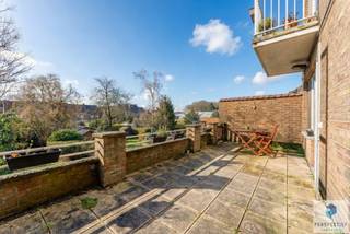 BEZOEKMOMENT ZATERDAG 14/02 VAN 9U TOT 10U30 |SINT-KRUIS - RICHTRIJS - Goed gelegen gerenoveerd appartement met 2 slaapkamers en terras in een...