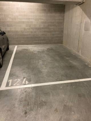 --- NIEUW --- Ondergrondse gelegen autostaanplaats te Gent - Einde Were 1 (residentie Dunant Gardens).Zeer vlot bereikbaar gelegen in een...