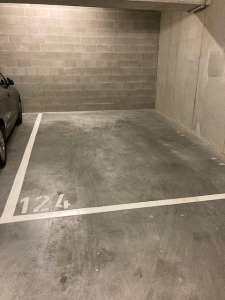 --- NIEUW --- Ondergrondse gelegen autostaanplaats te Gent - Einde Were 1 (residentie Dunant Gardens). - foto 1