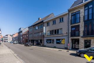 Handelspand met appartement in hartje Meerhout.Wie op zoek is naar een centraal gelegen handelspand, met mogelijkheid tot woonst of extra...