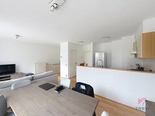 ELSENE, op een steenworp van de Kroonlaan en het Flageyplein, charmant NIET-GEMEUBILEERD duplexappartement van ±91 m² bewoonbare oppervlakte op de...