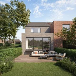 Deze energiezuinige gezellige halfopen woning op een perceel van 375m² te Vichte staat al volledig klaar in de ruwbouw, ook de ramen werden intussen geplaatst. De woning is voorzien van een ruime garage van een 19m² met een sectionale poort. Het inkomportaal geeft toegang tot een ruime inkomhal met apart toilet en trappenhal. In de lichtrijke leefruimte met volledig ingerichte keuken heb je zicht op een gezellige tuin vanuit een haast gevelbreed raam. Tussen de garage en keuken is er ook nog een gerieflijke berging.<br /><br />Op de verdieping is er een master bedroom van maar liefst 22m² aan de kant van de tuin en aan de voorzijde zijn er nog eens 2 slaapkamers van 10,2m². Tussenin ligt een ruime badkamer met inloopdouche, ligbad, dubbele lavabo en een apart toilet. Met een zoldertrap is er nog een extra zolderruimte van nog eens 28m².<br /><br />Enkele kenmerken van deze woning op een rijtje:<br />* 3 slaapkamers met een eventuele mogelijkheid tot een 4de kamer<br />* inpandige garage<br />* nieuwe tuinafsluiting is voorzien binnen de prijs<br />* oprit voorzien in dolomiet met regenwaterput voorzien van 10.000L<br />* vloerverwarming op warmtepomp<br />* E-peil 30<br />* Zonnepanelen in functie van EPB<br /><br />Voor meer vragen en uw plaatsbezoek contacteer Peter (BIV 510.335) op peter@therockrealestate.be of 0495/511.391.<br /><br />