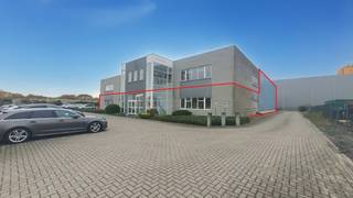 This is your chance to establish your company at a strategic location in Houthalen-Helchteren! This spacious complex offers a single-storey...