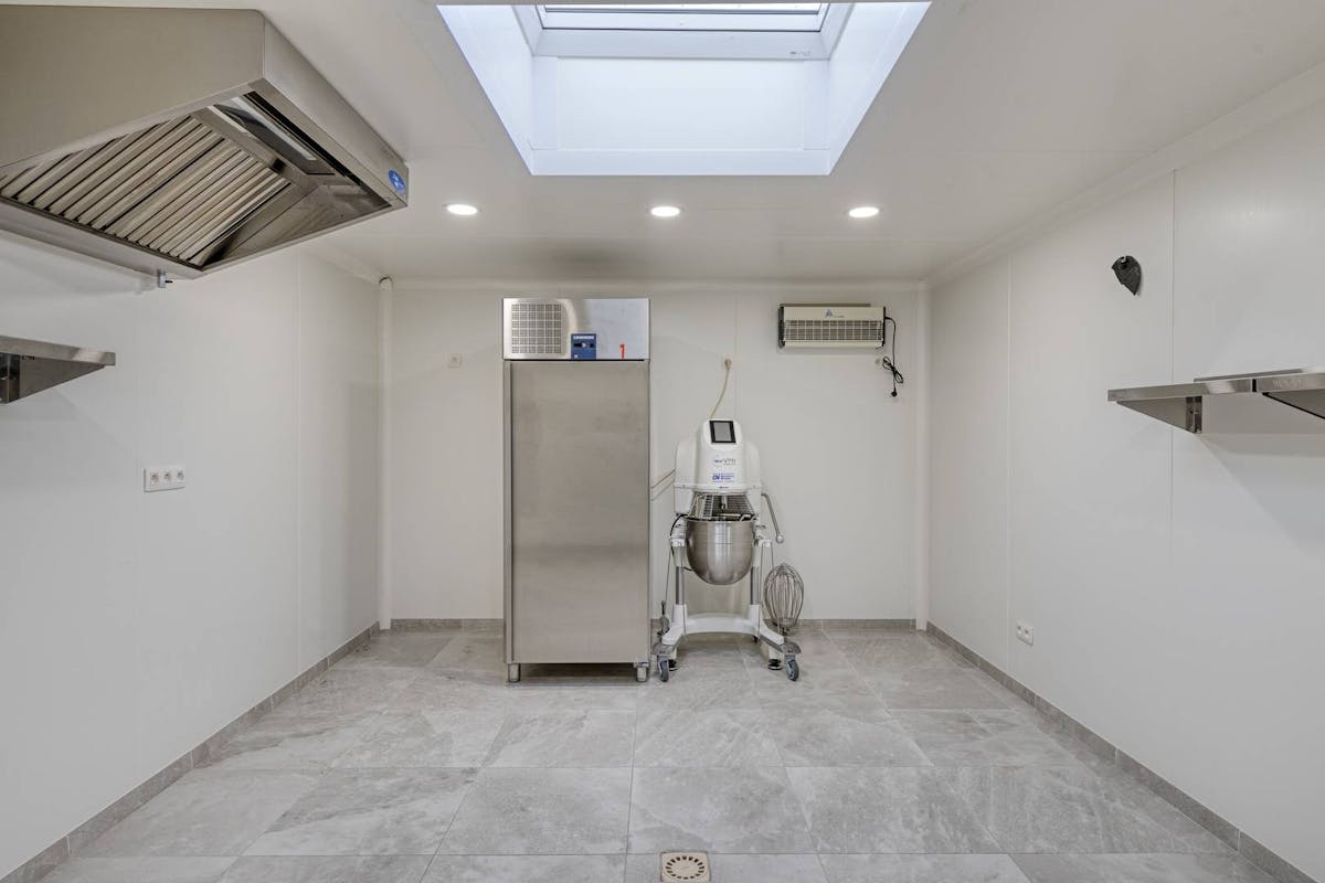 Local commercial à louer d'environ 62 m² avec résidence dans le centre de Lauwe - photo 5