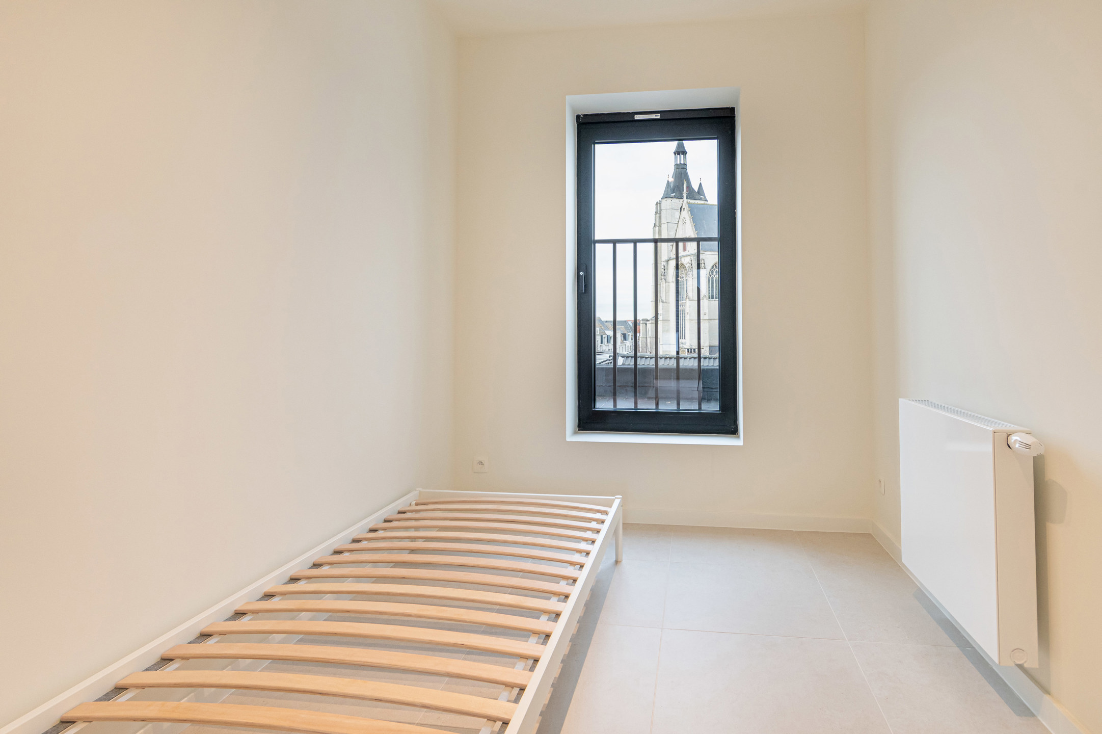 Volledig gerenoveerde studentenkamer in hartje Mechelen  - foto 4