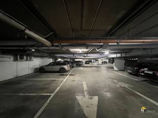 Underground car parking located in the Antwerp diamond quarter near the Empire Center. The location is ideal for those who work in the center...