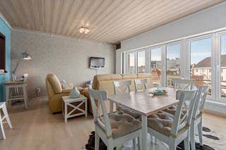 Te koop: instapklaar appartement in Koksijde, gelegen in de Duinbergenstraat op korte wandelafstand van zee, duinen en openbaar vervoer.Dit verzorgd...