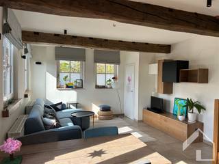 Gezellige, zuidgerichte woning (112 m²) te huur in een rustige, doodlopende straat op een toplocatie in Emblem.Op het gelijkvloers bevindt zich de...