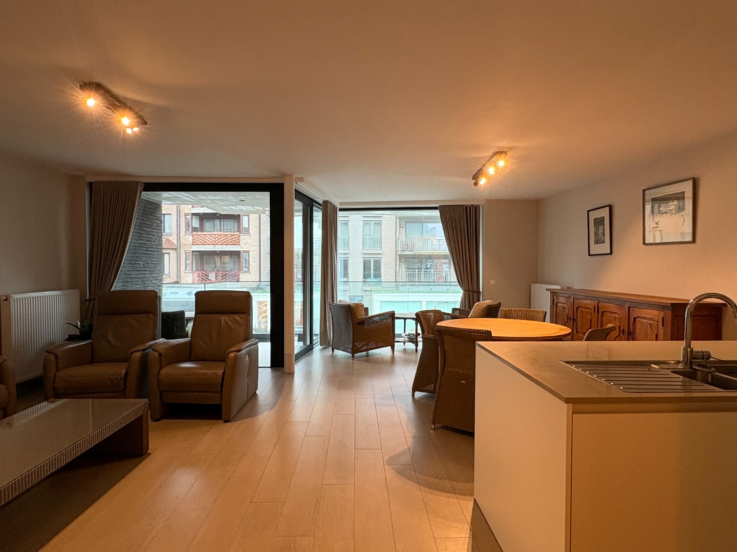 Appartement met 2 slaapkamers te huur in Sint-Idesbald - foto 2