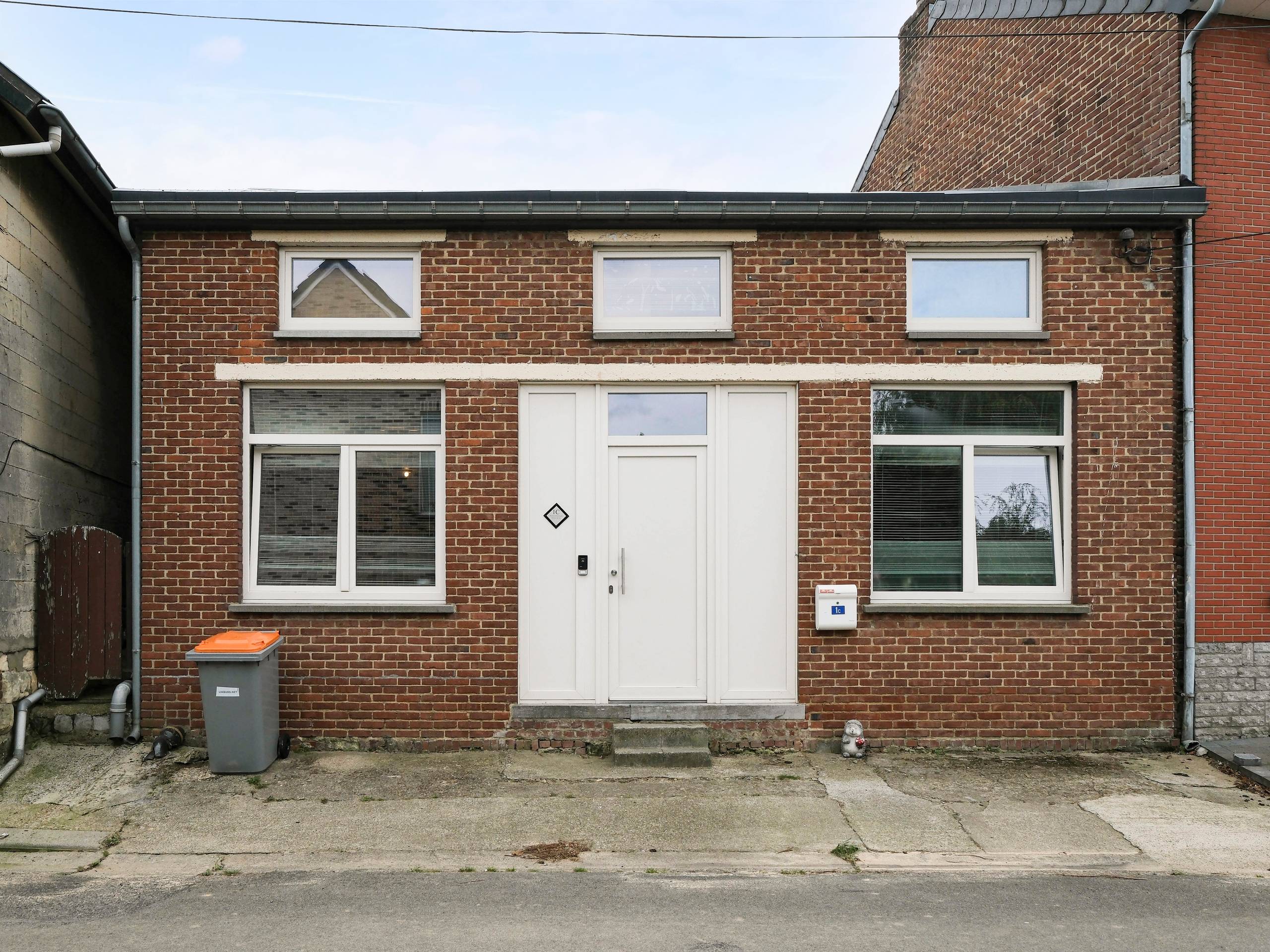 House for sale in Bilzen-Hoeselt with 3 bedrooms - photo 2